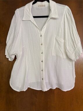 Time after Time White Textured Gauze Button-Down Shirt Large